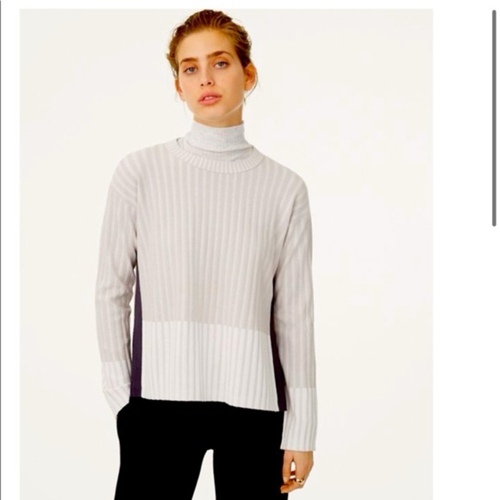 Club Monaco Sweater in Size S